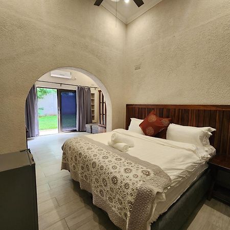 Jacaranda Lodge 빅토리아폴스 외부 사진